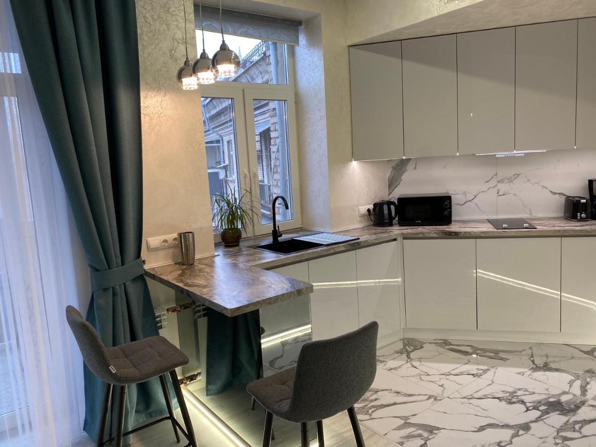 Panorama Luxury Apartment In The House With A Spire, A Historical Building In The City Centre Harkiv Exterior foto